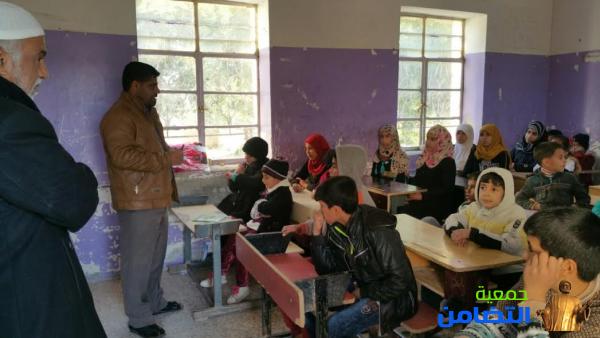 رئيس مبرات التضامن في الناصرية :: يزور مدرسة التضامن  لرعاية وتأهيل الأيتام في ناحية البطحاء(مصور)