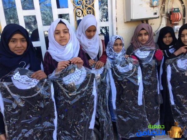 تقرير مصور حول توزيع مبرة التضامن الاولى في الناصرية ملابس الزي الموحد على التلاميذ الايتام
