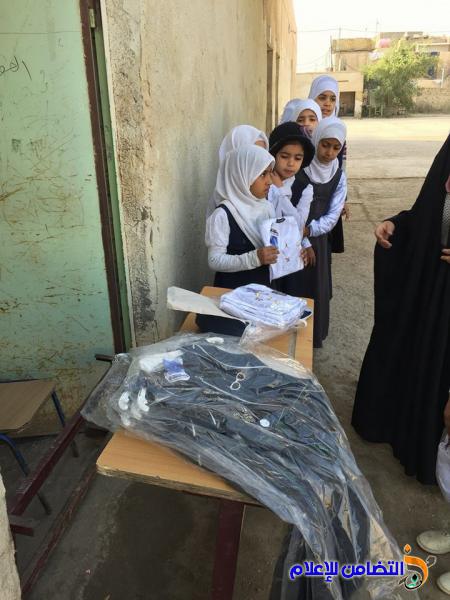 مبرة التضامن السابعة للأيتام في الرفاعي توزع الكسوة الصيفية على تلاميذها - مصور -‎