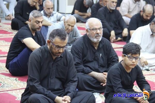 بالصور: إقامة مراسم قراءة مقتل الإمام الحسين -عليه السلام- في مسجد الشيخ عباس الكبير