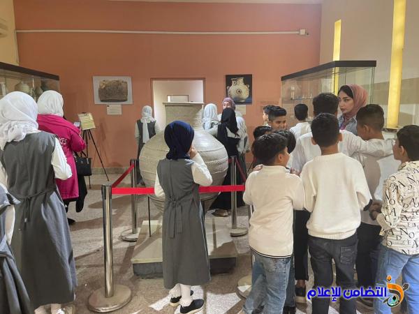 بالصور.. إقامة درس تطبيقي داخل متحف الناصرية لتلاميذ  مبرة التضامن الأولى للأيتام 